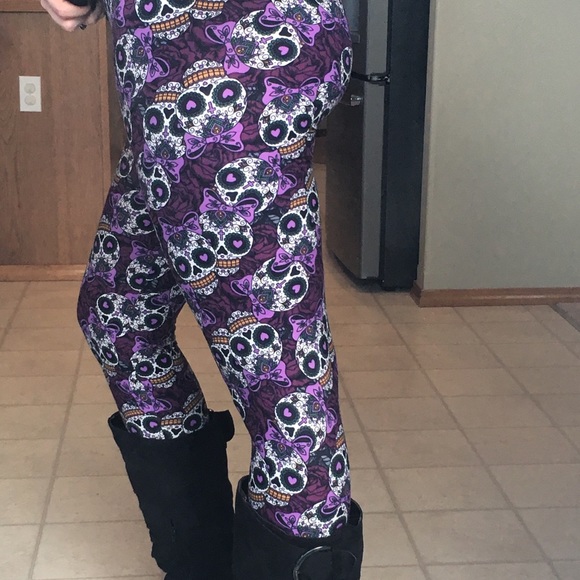 🚨Last 1! Soft Sugar Skull Leggings - Picture 2 of 4